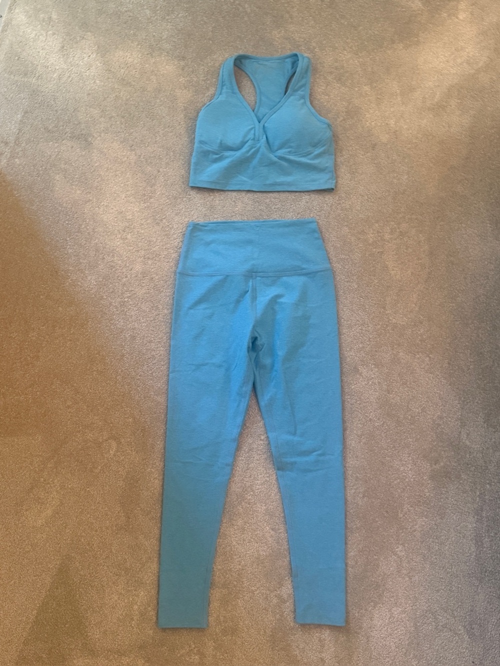 Beyond Yoga High Waisted Space Dye Capri Leggings and Bra. Size M